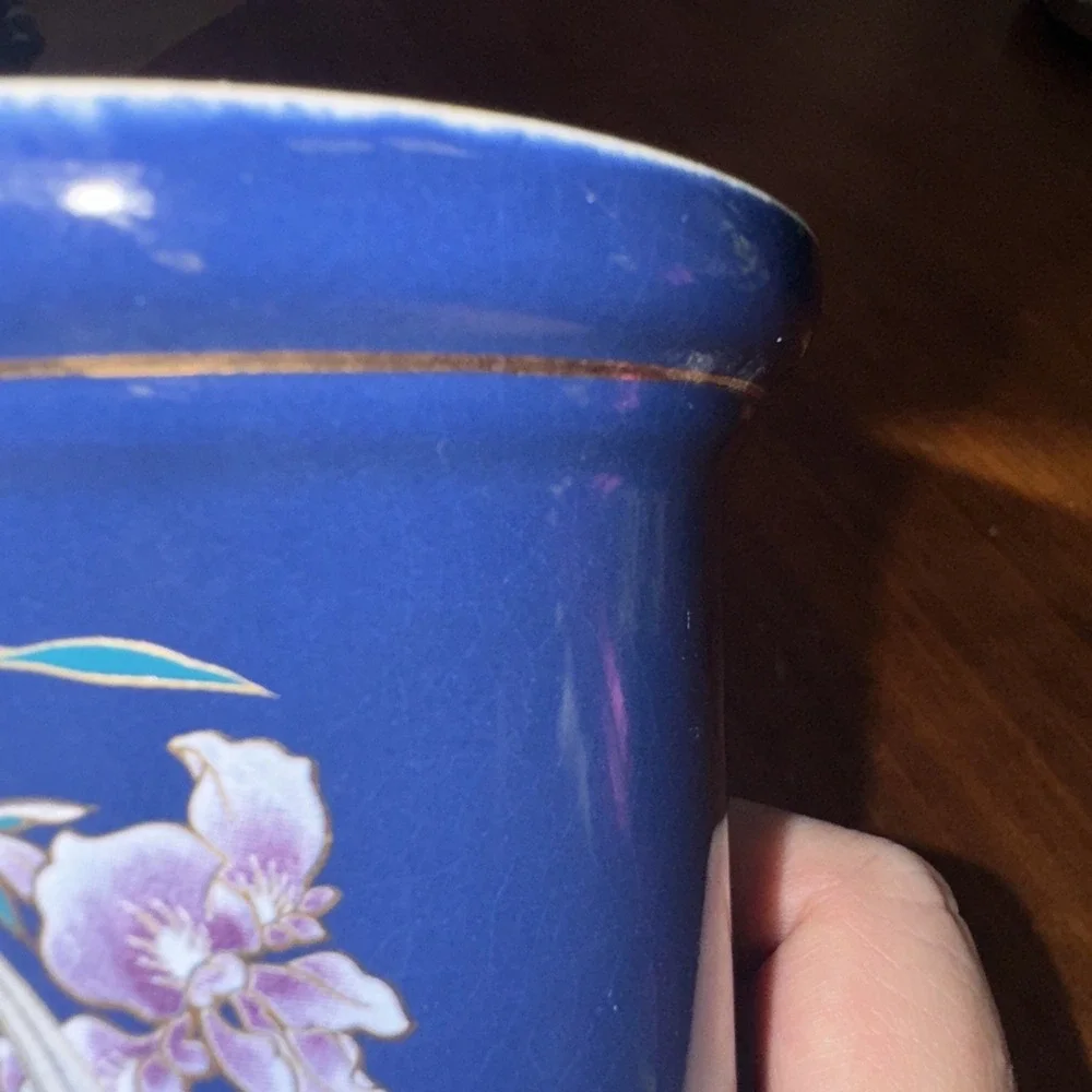 Vintage Japanese vase Royal blue  w/red‎ & purple hand painted flowers OLA001